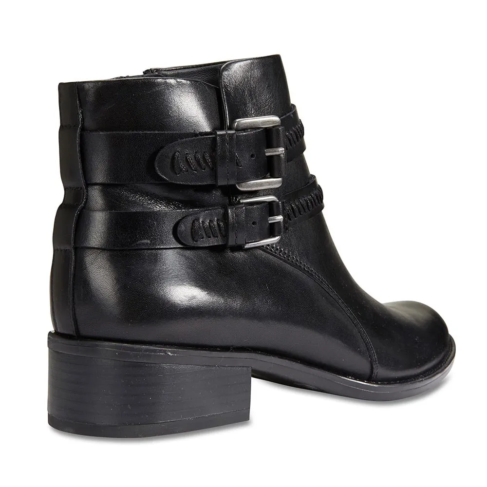 Albany Boot in Black Leather