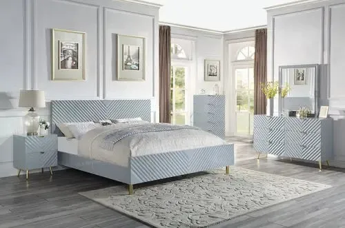 Myra King Bed, Gray High Gloss Finish