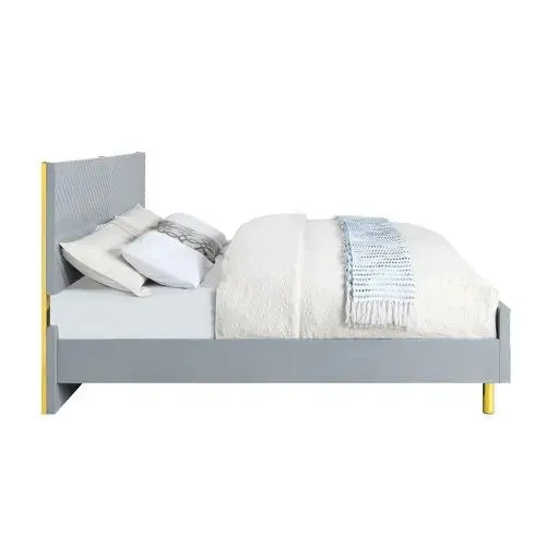 Myra King Bed, Gray High Gloss Finish