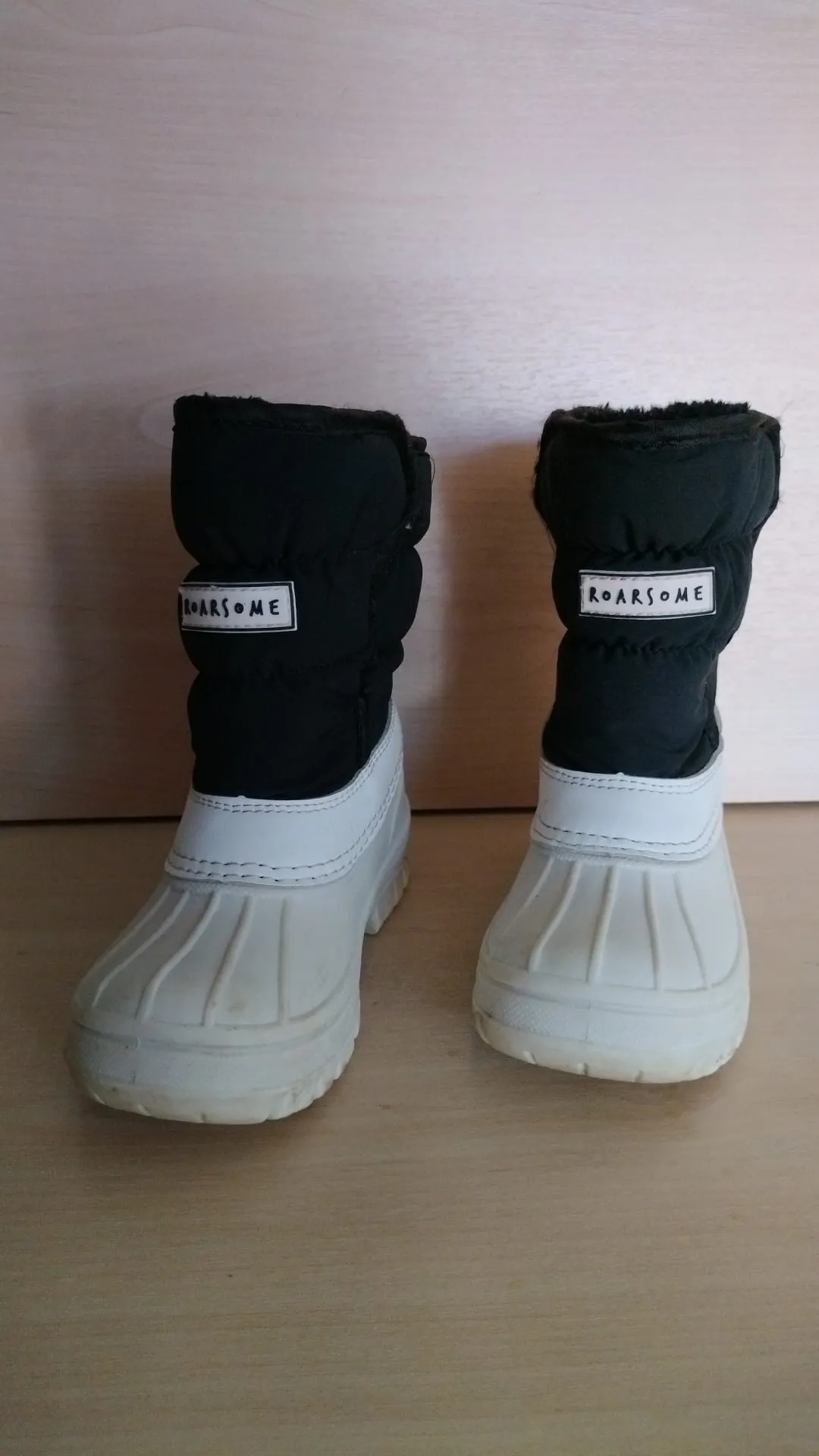 Pre Loved Roarsome (Dinoski) Kids Snow Boots Size EU29 (371)